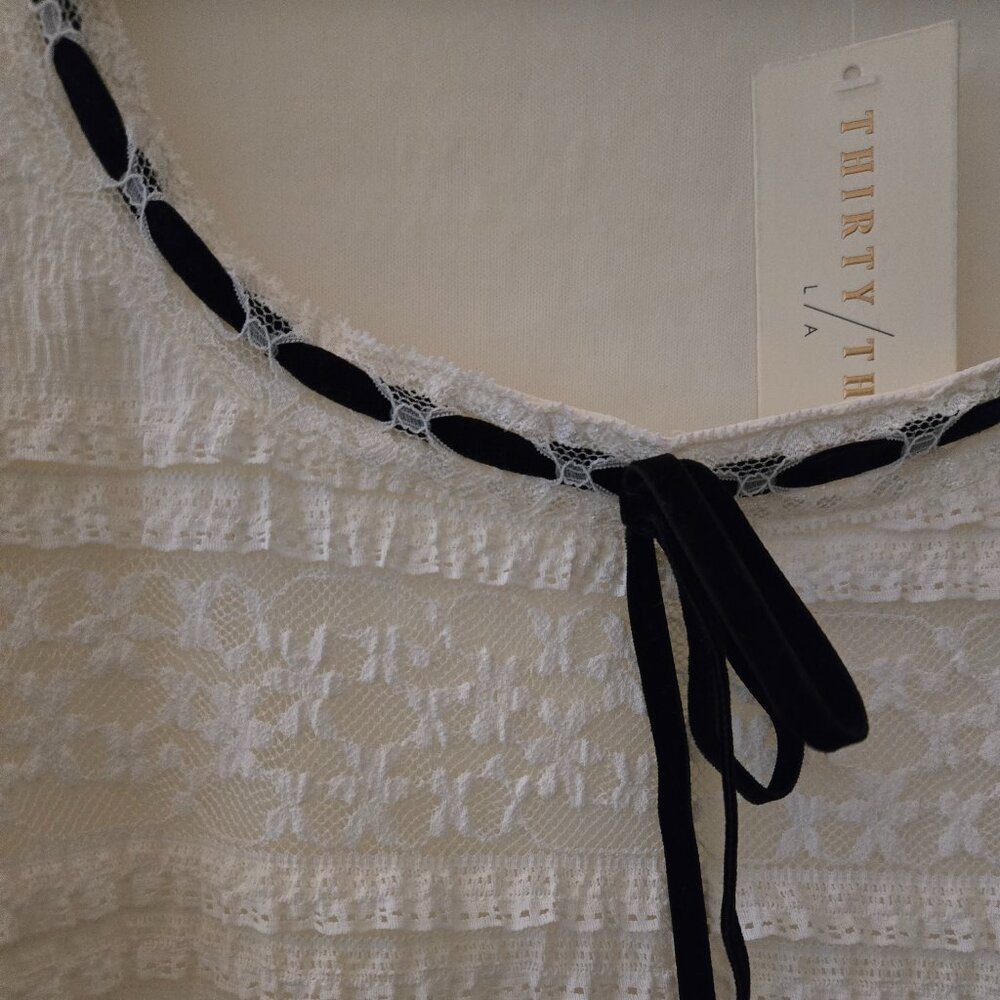 Reduced!! LACE TOP - Picture 3 of 4